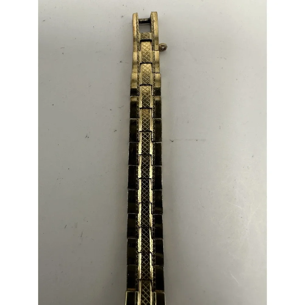 Caravelle N9 1979 Ladies Manual Wind Watch Works 17MM 6.25